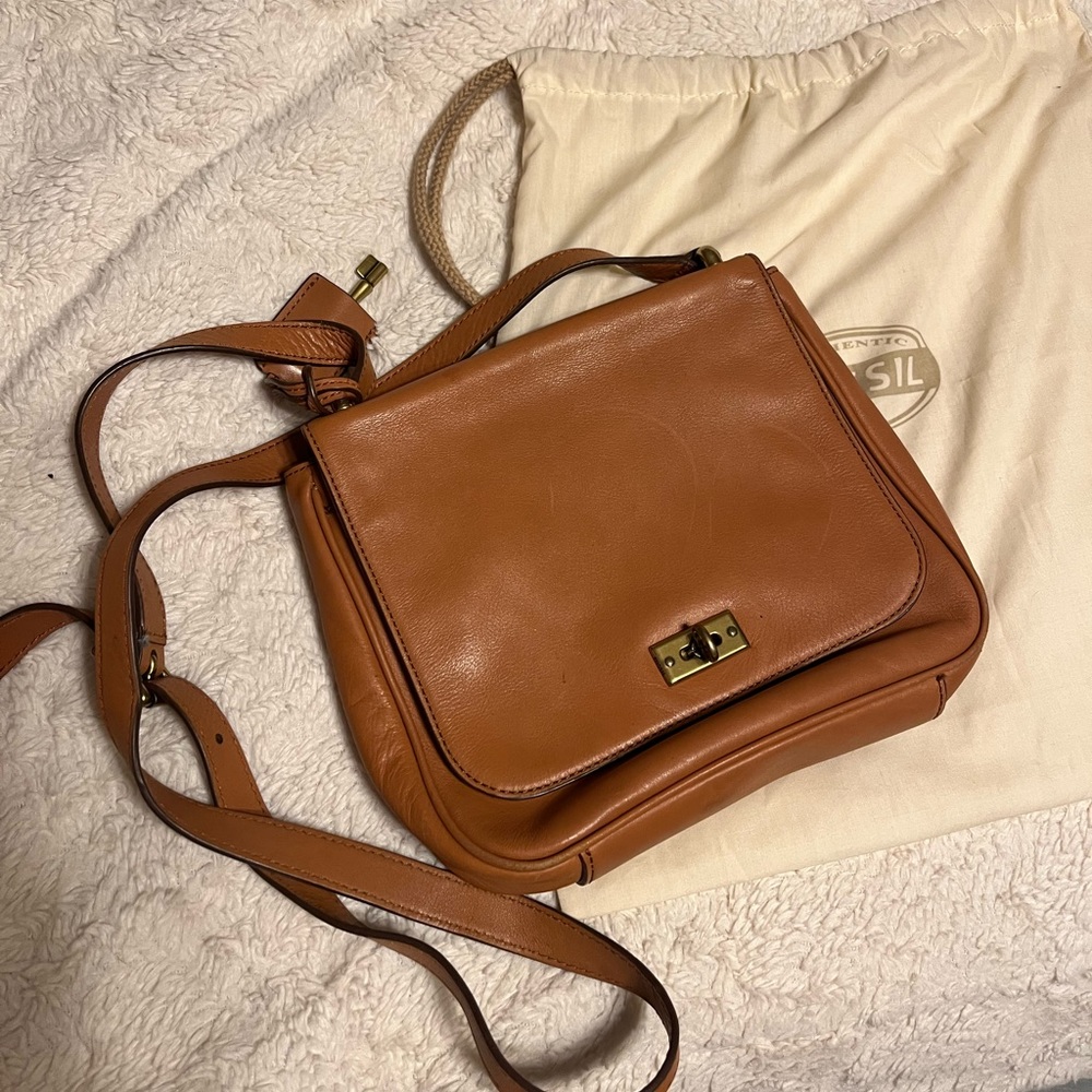 Fossil cross body bag.